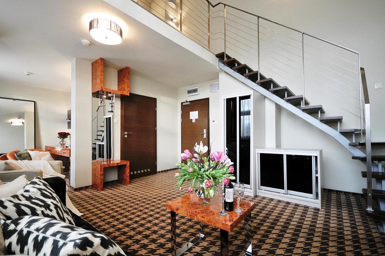 423 W Royal Tulip Sand 200 M Plaza Dobruk Apartamenty 코워브제크 외부 사진
